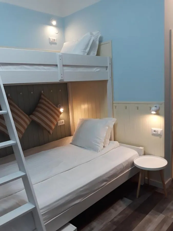 Three Dolphins Hotel With Rooftop Terracе Варна 3*,  Болгария