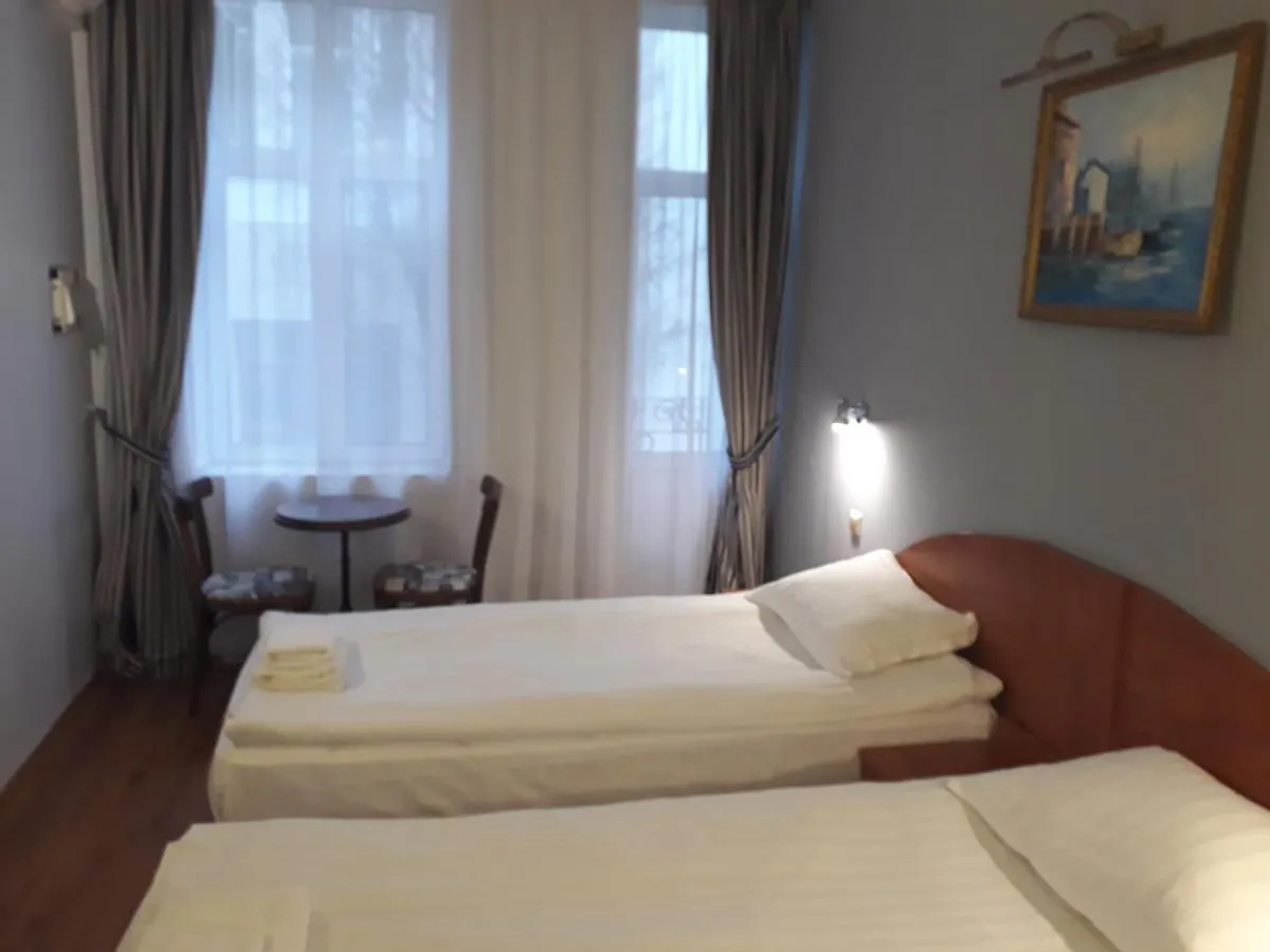 Three Dolphins Hotel With Rooftop Terracе Варна